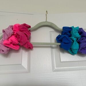 6 Buffbunny Scrunchies